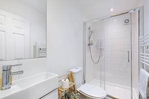 Apartment King House Hayes