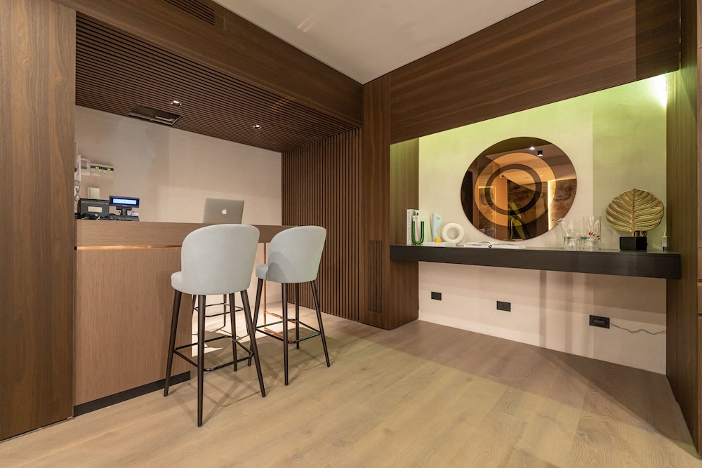 Agra Suites