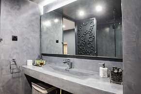 Modern Industrial Apt In Neos Kosmos