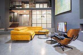 Modern Industrial Apt In Neos Kosmos