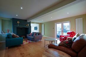 Unique 5BD Farm House Perfect for Relaxing