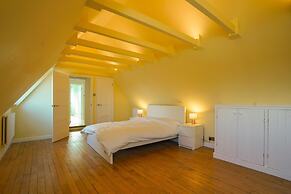 Unique 5BD Farm House Perfect for Relaxing