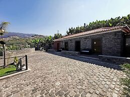 Villa Nova Madeira no Funchal Casa A e B