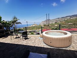 Villa Nova Madeira no Funchal Casa A e B