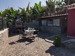 Villa Nova Madeira no Funchal Casa A e B