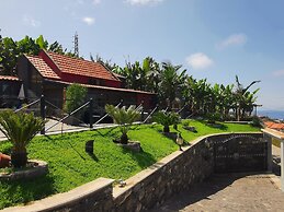 Villa Nova Madeira no Funchal Casa A e B