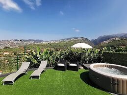 Villa Nova Madeira no Funchal Casa A e B