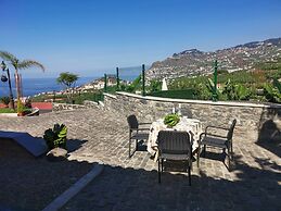 Villa Nova Madeira no Funchal Casa A e B