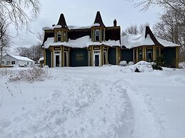 Belle View Manor Inn