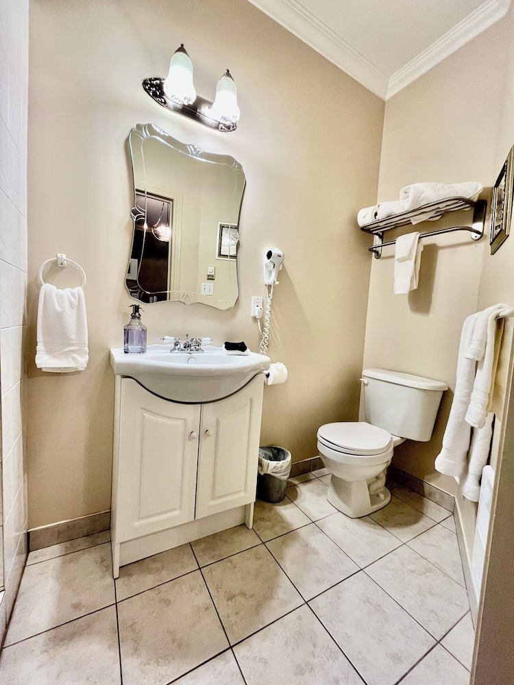 Belle View Manor Inn