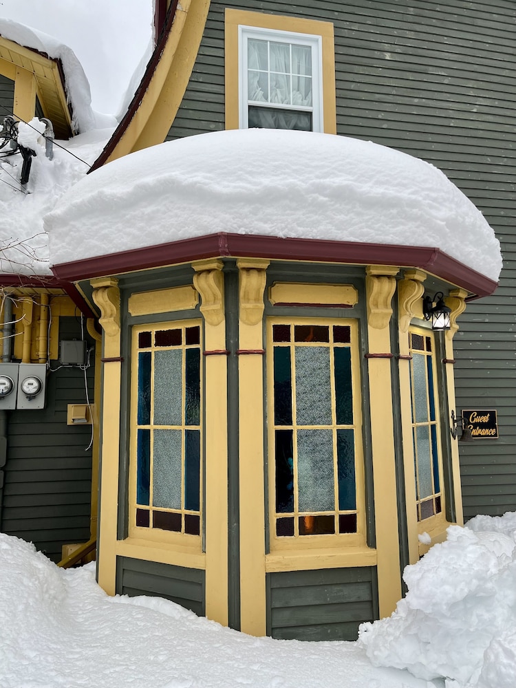 Belle View Manor Inn