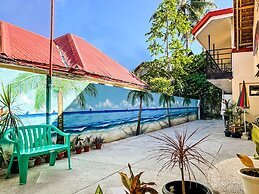 White Shamrock Beach Hotel