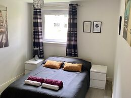 Apartment Sleeps 4 With Free Parking
