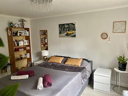 Apartment Sleeps 4 With Free Parking