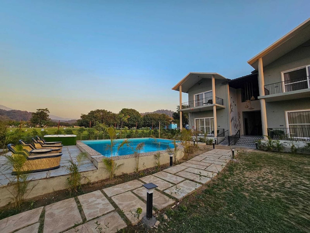Srina Vilas, Corbett