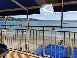 Palm Tree Resort and Restaurant