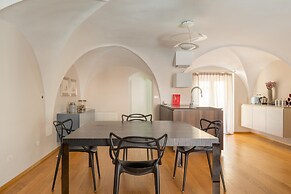 Santo Stefano 13 - Quadrilocale Elegante