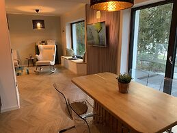 Pine Tree Holiday House
