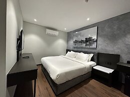All In Hotel