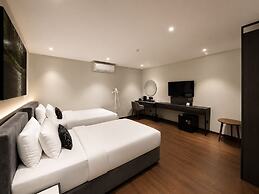 All In Hotel