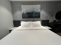 All In Hotel