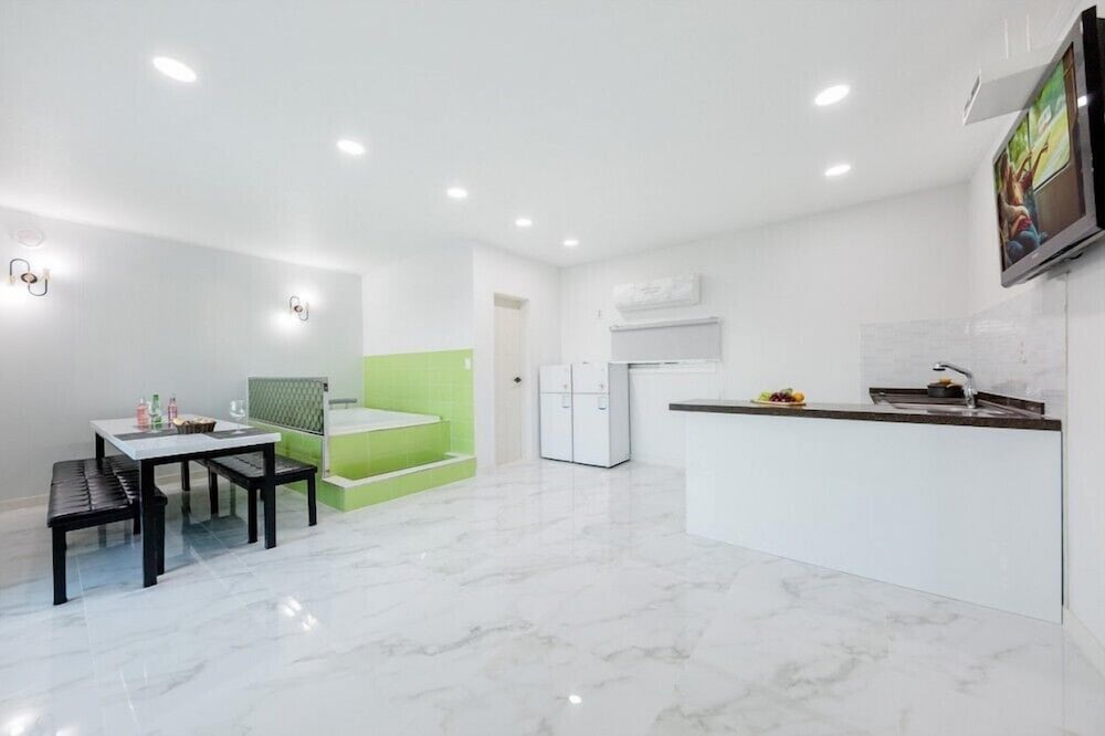 Pool Villa 1-2 Pension