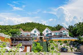 Pool Villa 1-2 Pension