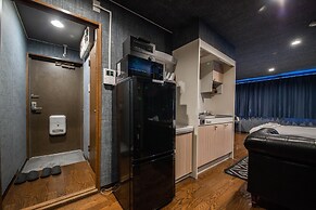 SILK COURT 202