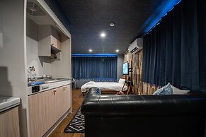 SILK COURT 202