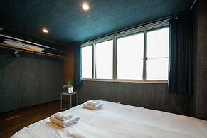 SILK COURT 202