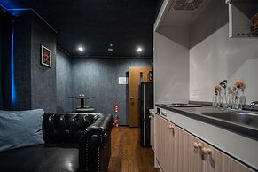 SILK COURT 202