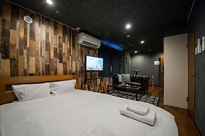SILK COURT 202