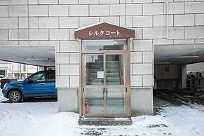 SILK COURT 202