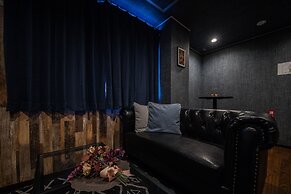 SILK COURT 202