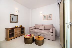 AERENIA SUITES
