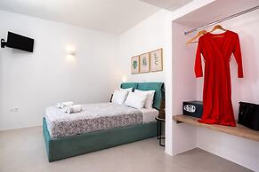 AERENIA SUITES
