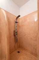 AERENIA SUITES