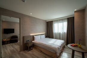 In Joy Hotel