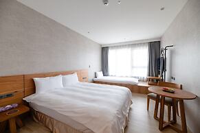 In Joy Hotel
