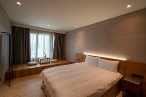 In Joy Hotel