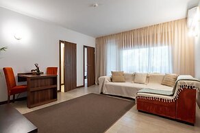 Epico Seafront & Garden Apartments
