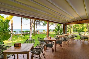Epico Seafront & Garden Apartments