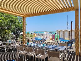 HOTEL COLA FRONTEMARE