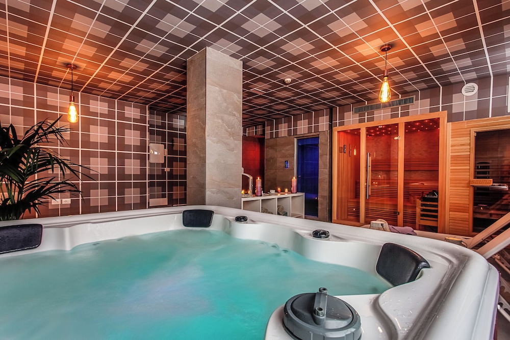 HOTEL COLA FRONTEMARE
