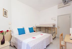 HOTEL COLA FRONTEMARE