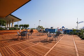 HOTEL COLA FRONTEMARE