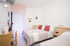 HOTEL COLA FRONTEMARE