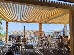 HOTEL COLA FRONTEMARE