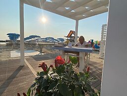 HOTEL COLA FRONTEMARE