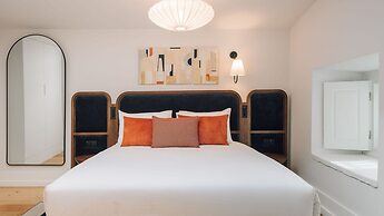 Ando Living Madalena House